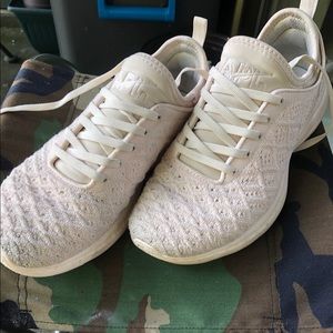 Apl women’s tech loom phantom shoe